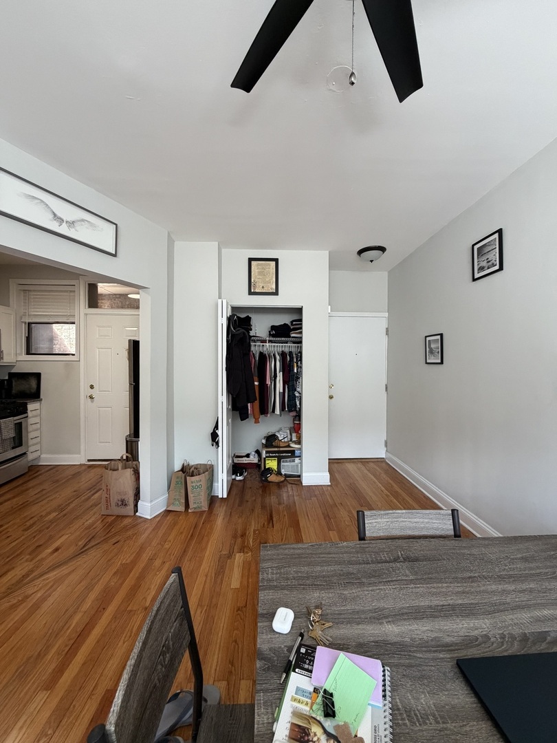 631 W ROSCOE Street M1