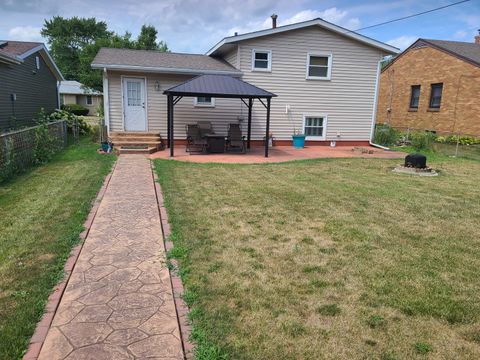 Tiny photo for 1331 W Washington Street, Ottawa, IL 61350 (MLS # 12419598)