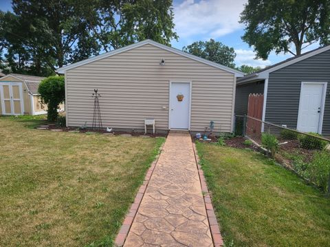 Tiny photo for 1331 W Washington Street, Ottawa, IL 61350 (MLS # 12419598)
