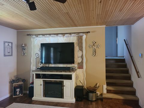 Tiny photo for 1331 W Washington Street, Ottawa, IL 61350 (MLS # 12419598)