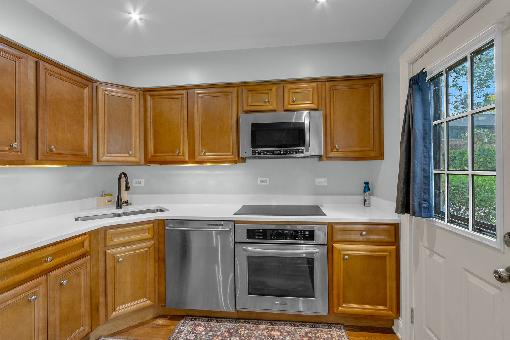 18w266 Knollwood Lane