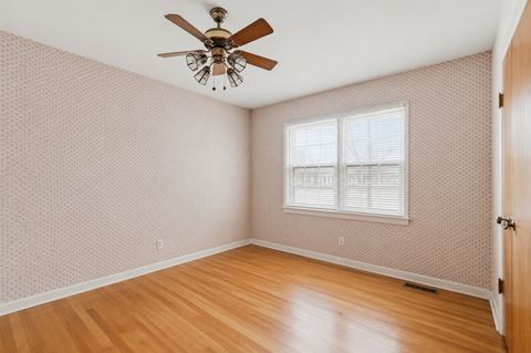 Tiny photo for 4201 Linden Avenue, Western Springs, IL 60558 (MLS # 12697775)