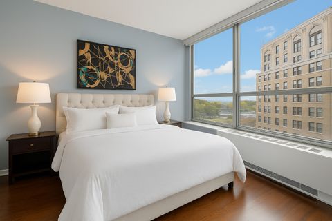 Tiny photo for 3550 N Lake Shore Drive #908, Chicago, IL 60657 (MLS # 12519385)