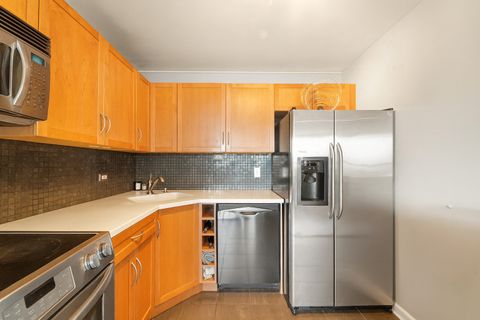 Tiny photo for 3550 N Lake Shore Drive #908, Chicago, IL 60657 (MLS # 12519385)