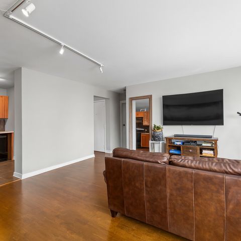 Tiny photo for 3550 N Lake Shore Drive #908, Chicago, IL 60657 (MLS # 12519385)