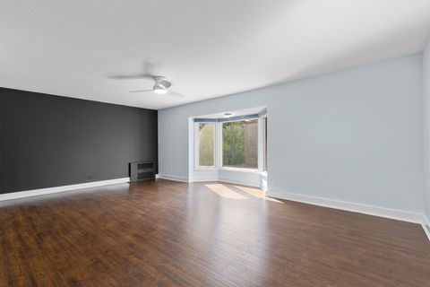 Tiny photo for 2300 Windsor Mall Court #2E, Park Ridge, IL 60068 (MLS # 12480394)