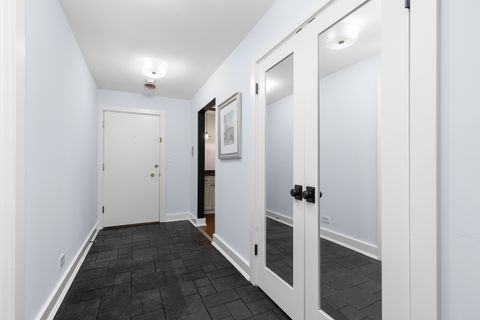 Tiny photo for 2300 Windsor Mall Court #2E, Park Ridge, IL 60068 (MLS # 12480394)