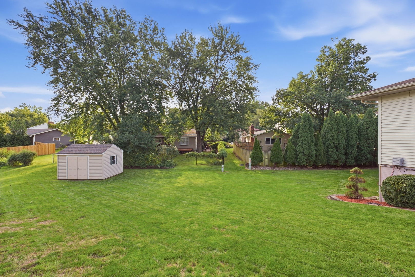 4417 SQUIRE Court