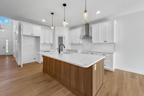 Tiny photo for 1360 Heights Court, Bettendorf, IA 52722 (MLS # 100000530)