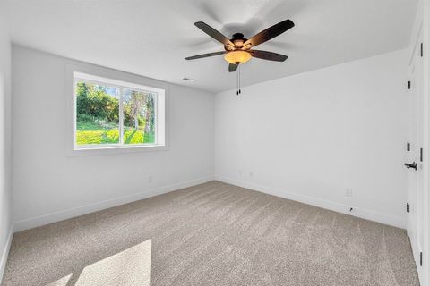 Tiny photo for 1360 Heights Court, Bettendorf, IA 52722 (MLS # 100000530)