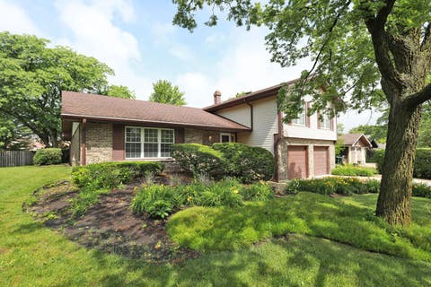 Tiny photo for 1324 Chartwell Road, Schaumburg, IL 60195 (MLS # 12671568)