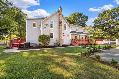 Tiny photo for 2404 13th Street, Winthrop Harbor, IL 60096 (MLS # 12481903)