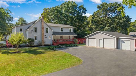 Photo of 2404 13th Street, Winthrop Harbor, IL 60096 (MLS # 12481903)