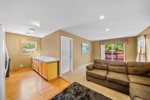 Tiny photo for 2404 13th Street, Winthrop Harbor, IL 60096 (MLS # 12481903)