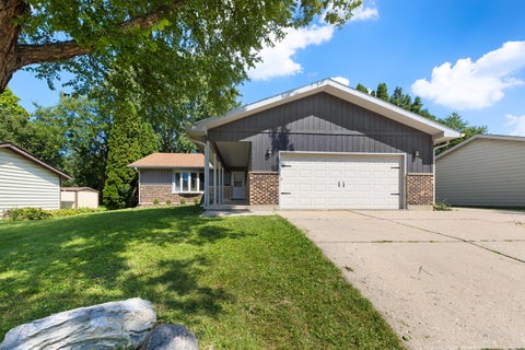 824 Royal Drive, McHenry, IL 60050 - #: 12747827
