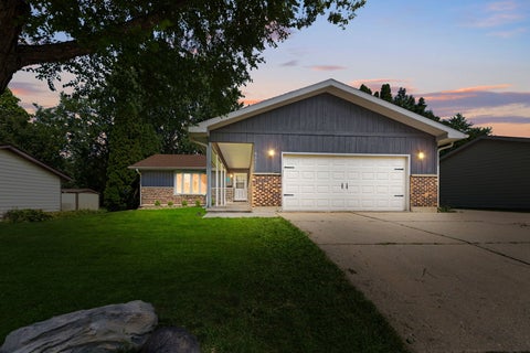 Tiny photo for 824 Royal Drive, McHenry, IL 60050 (MLS # 12747827)