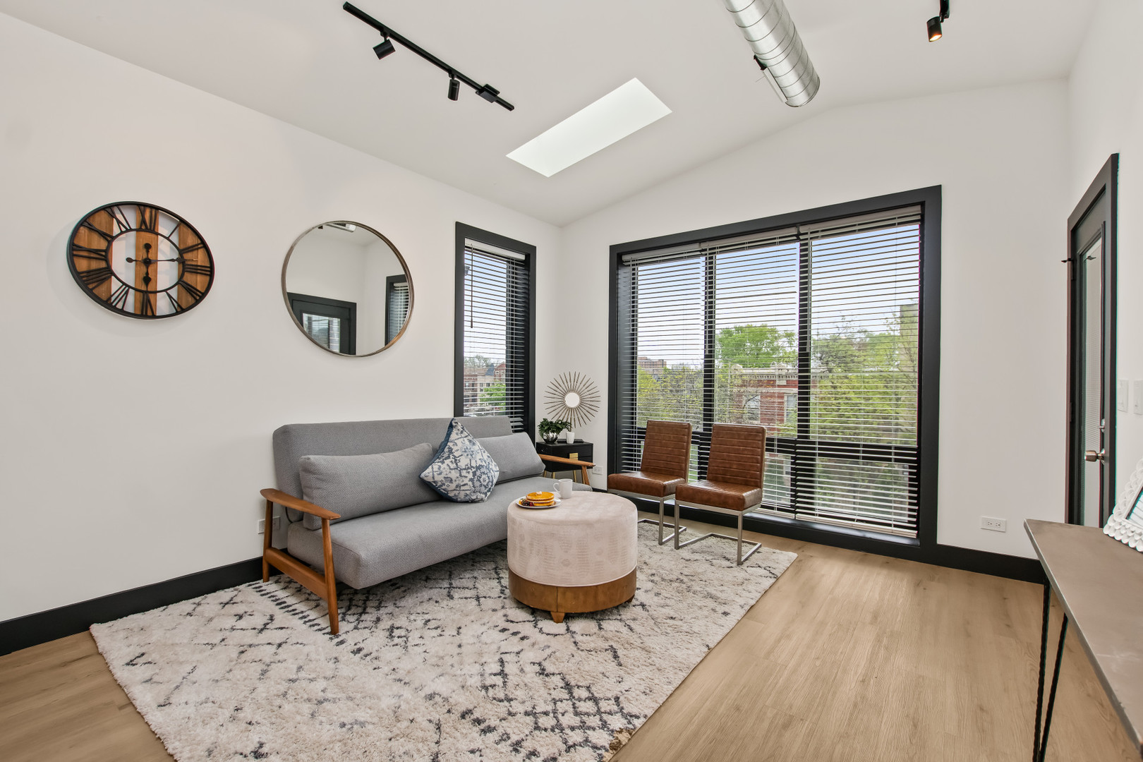 6508 S Ingleside Avenue