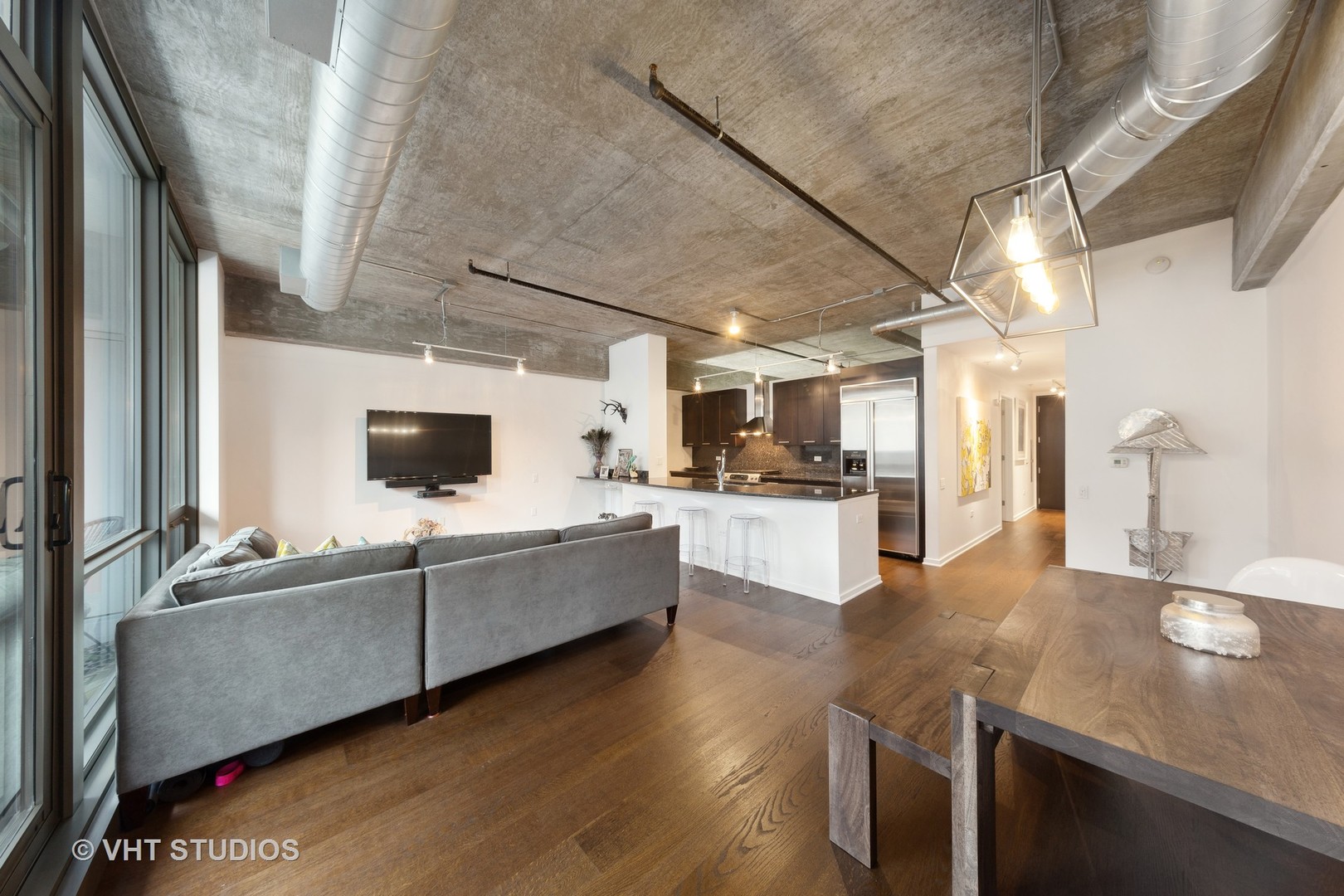 240 E Illinois Street 402
