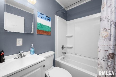 Tiny photo for 1617 W 38TH Street, Davenport, IA 52806 (MLS # QC4269664)