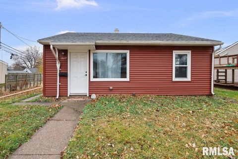 Photo of 1617 W 38TH Street, Davenport, IA 52806 (MLS # QC4269664)
