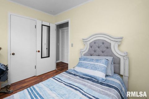 Tiny photo for 1617 W 38TH Street, Davenport, IA 52806 (MLS # QC4269664)