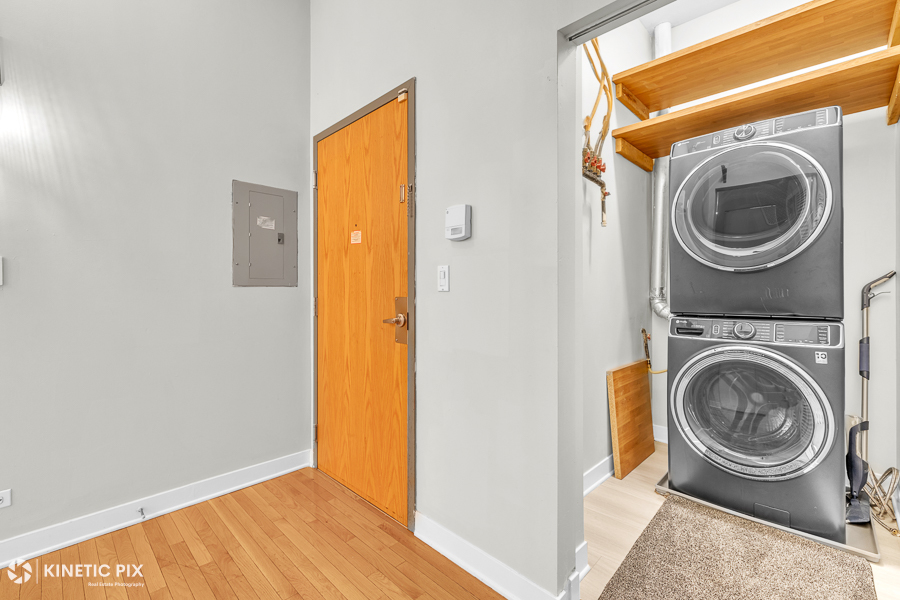 1 S LEAVITT Street 209