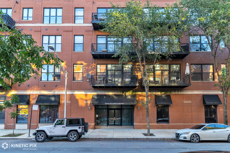 1 S LEAVITT Street 209