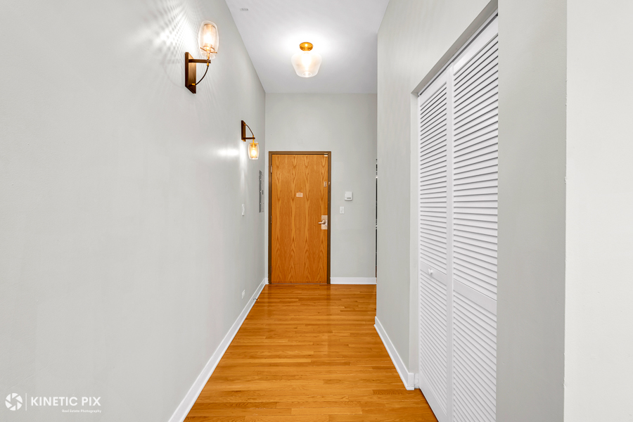 1 S LEAVITT Street 209