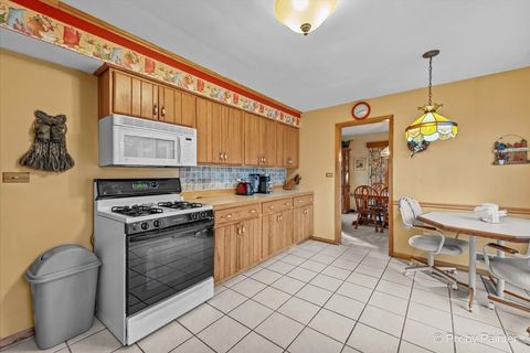 Tiny photo for 612 3 Oaks Road, Cary, IL 60013 (MLS # 12514895)