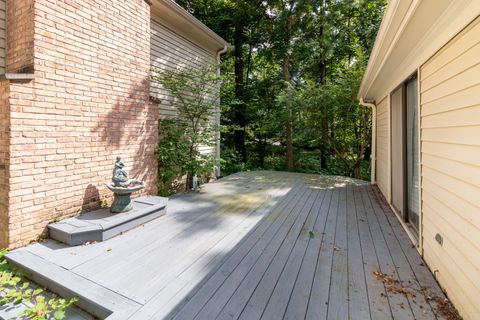 Tiny photo for 7 Court Of Fox River Vly, Lincolnshire, IL 60069 (MLS # 12478219)