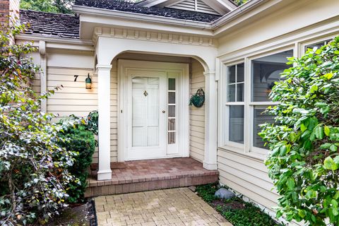 Tiny photo for 7 Court Of Fox River Vly, Lincolnshire, IL 60069 (MLS # 12478219)