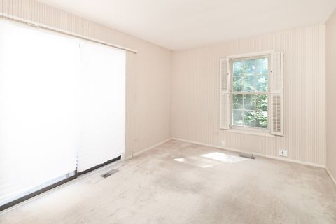 Tiny photo for 7 Court Of Fox River Vly, Lincolnshire, IL 60069 (MLS # 12478219)