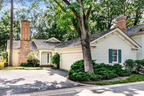 Photo of 7 Court Of Fox River Vly, Lincolnshire, IL 60069 (MLS # 12478219)