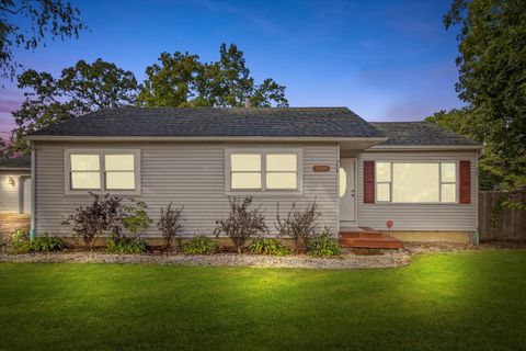 Tiny photo for 33448 N Greentree Road, Grayslake, IL 60030 (MLS # 12516734)