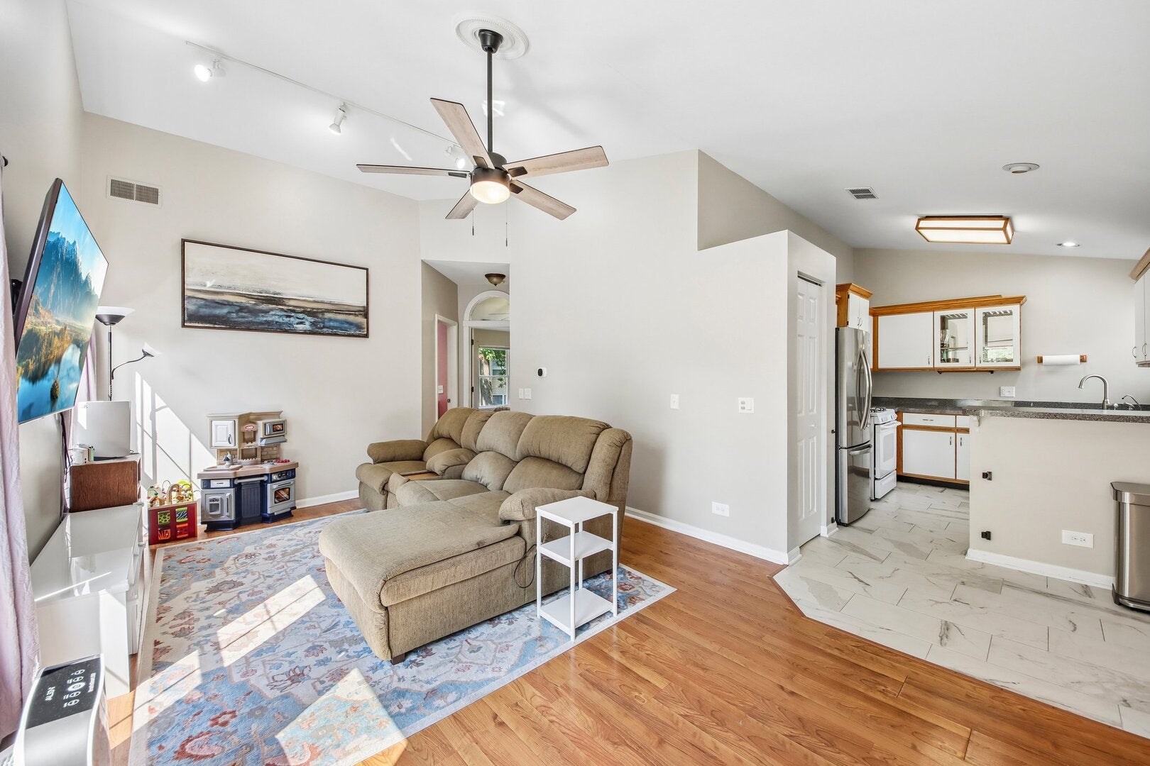 1052 Woodhill Court