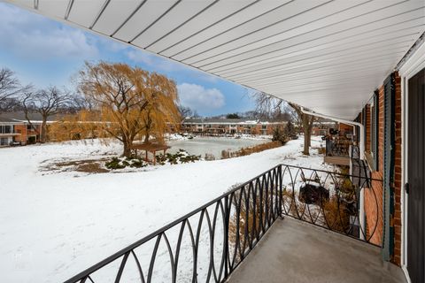 Tiny photo for 602 E Algonquin Road #207, Arlington Heights, IL 60005 (MLS # 12534294)