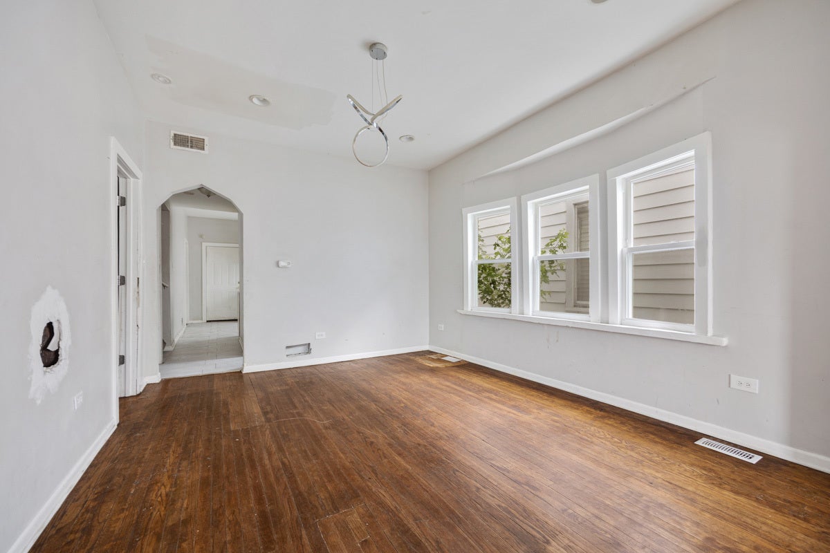 1508 W 72nd Street