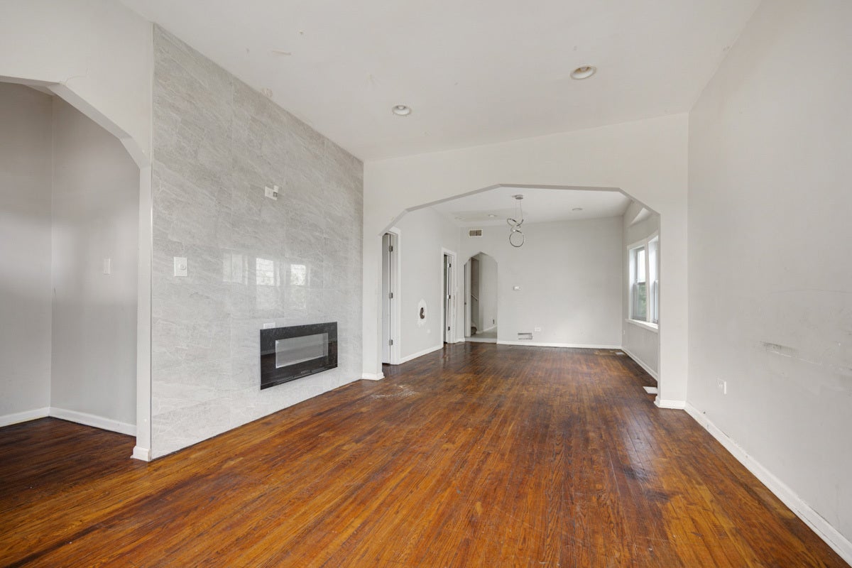 1508 W 72nd Street