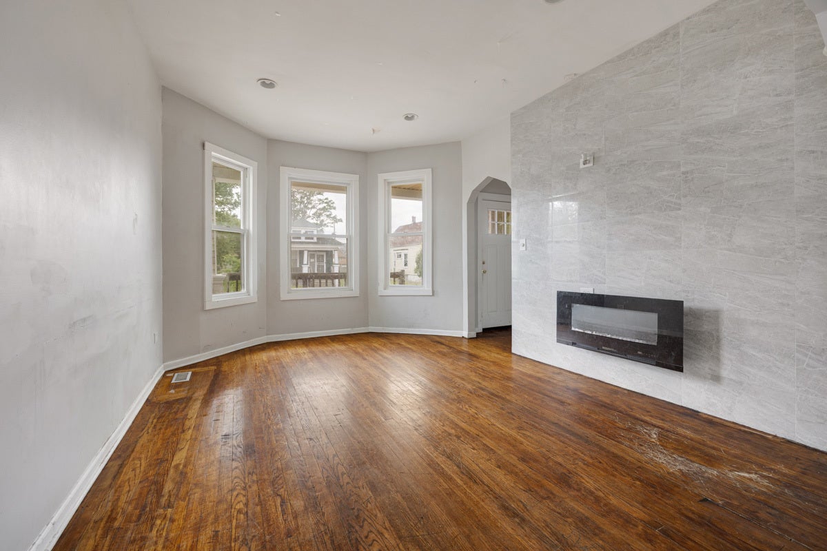 1508 W 72nd Street