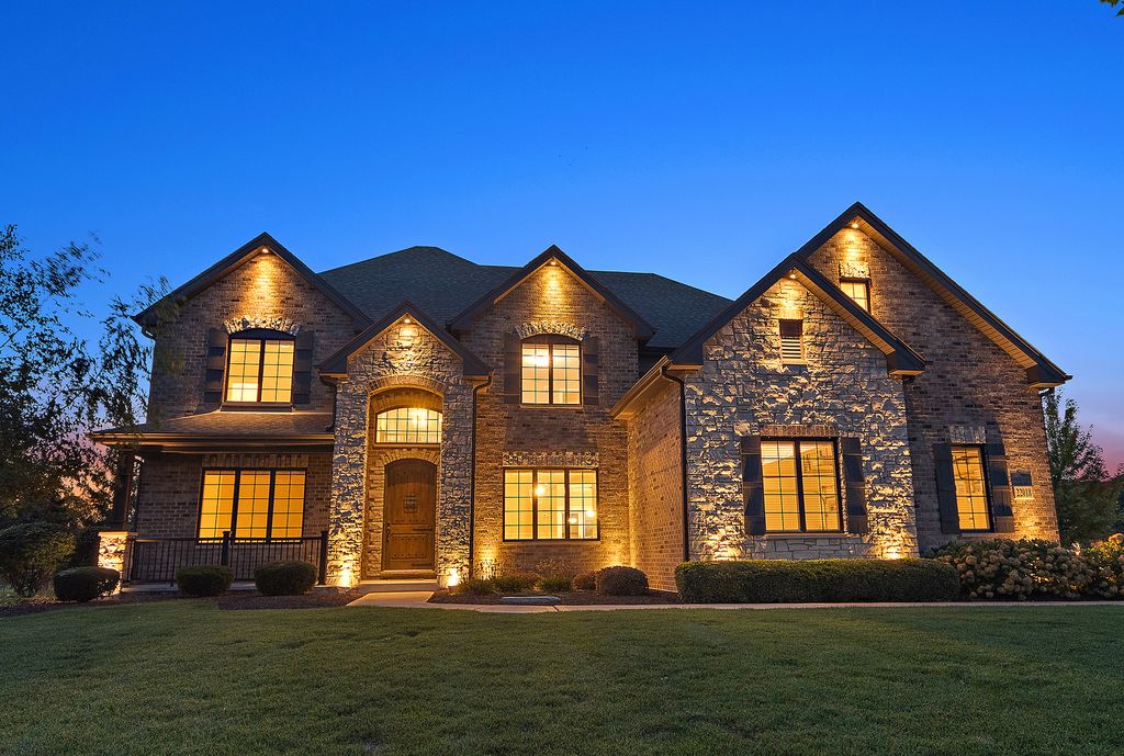 Photo for 22018 Mary Drive, Frankfort, IL 60423 (MLS # 12496189)