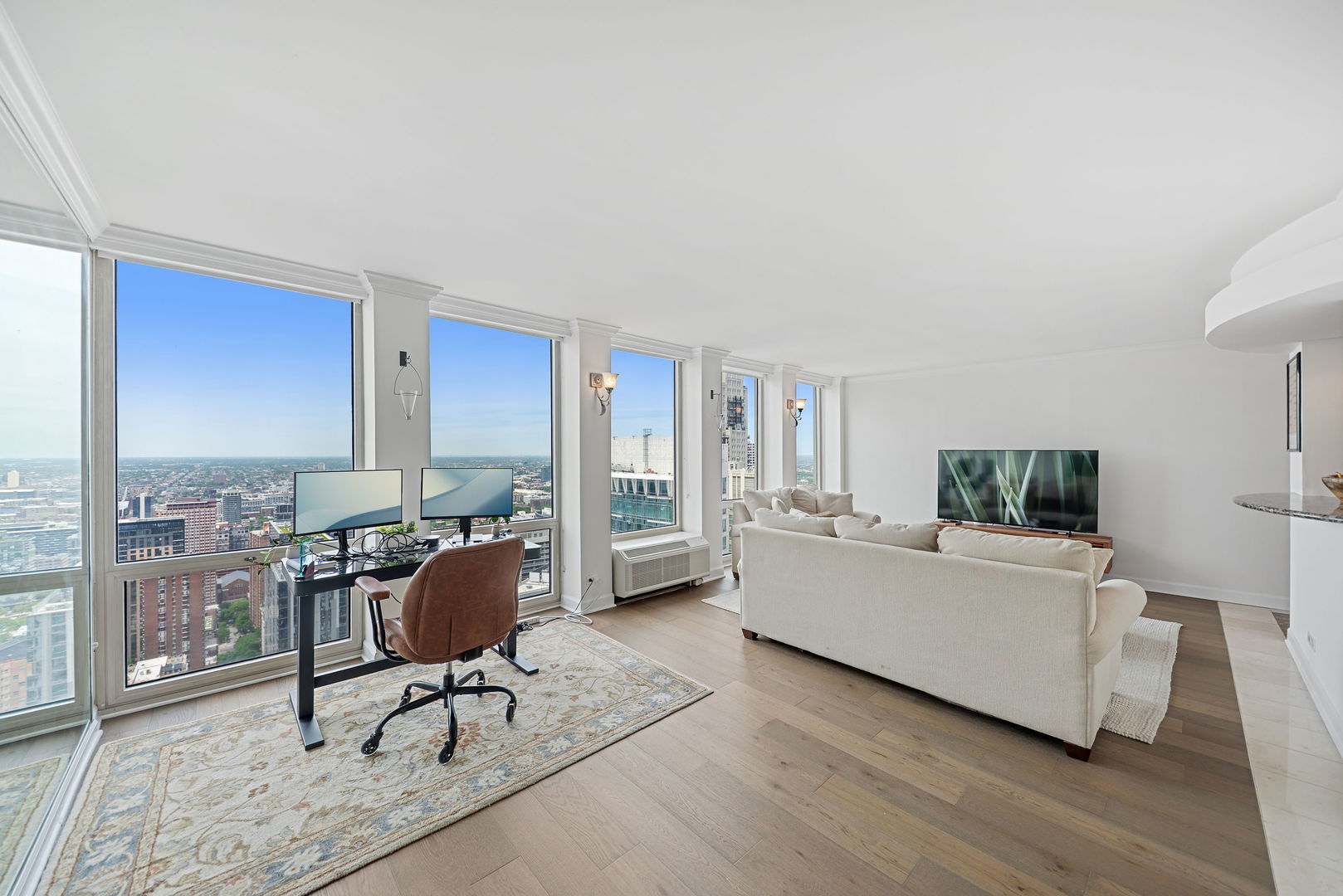 111 E Chestnut Street 55D