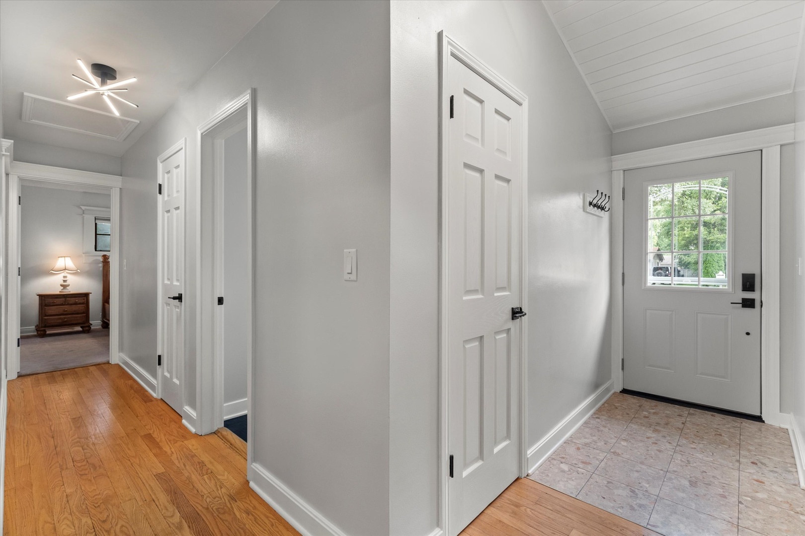 23W500 Burdette Avenue