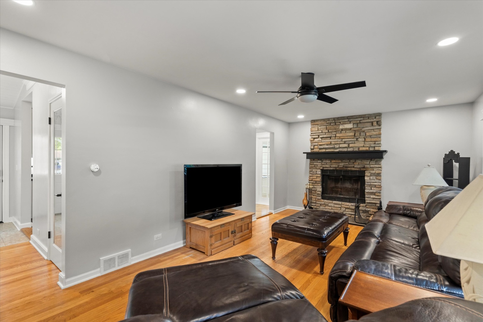 23W500 Burdette Avenue