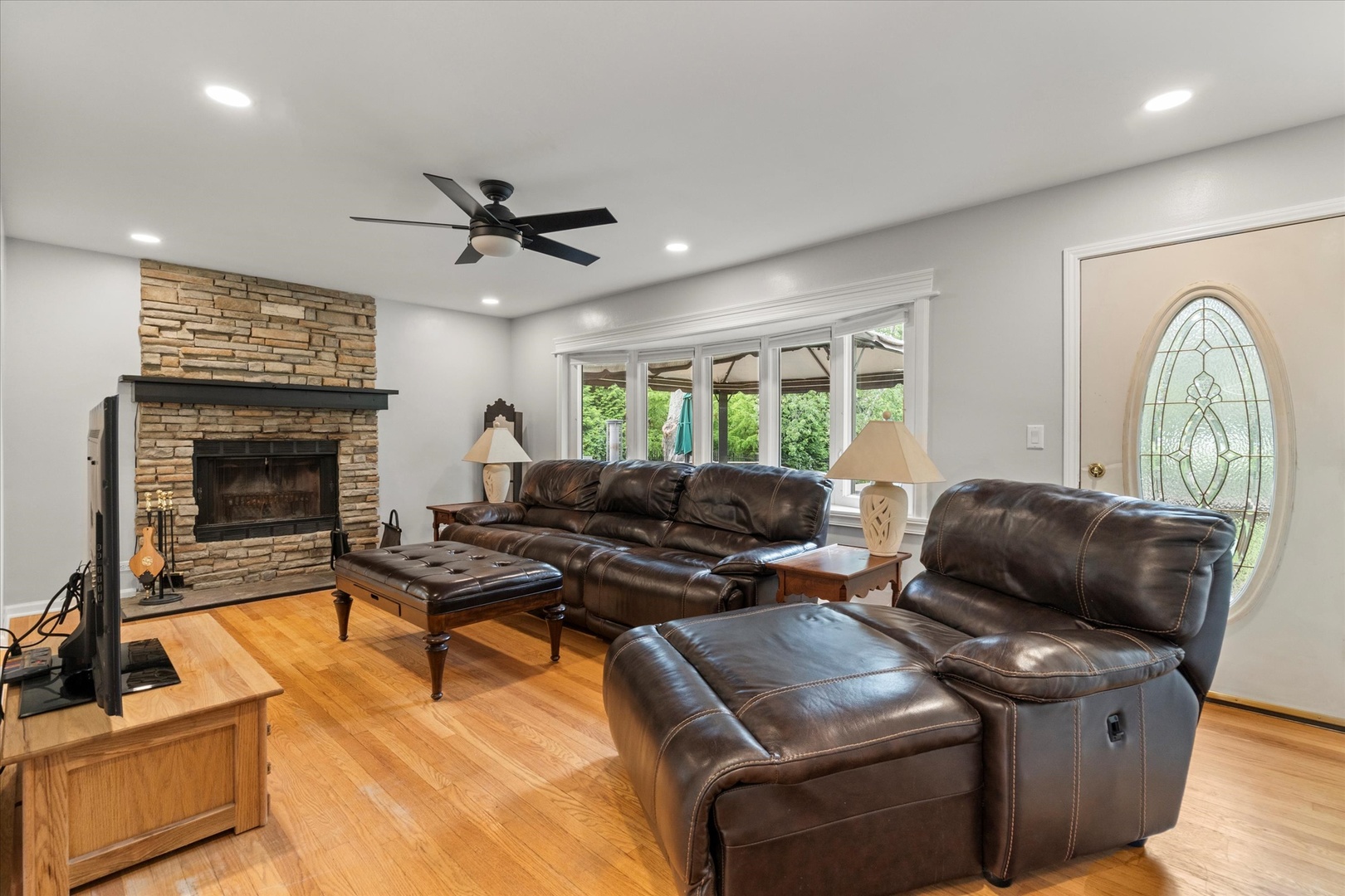 23W500 Burdette Avenue