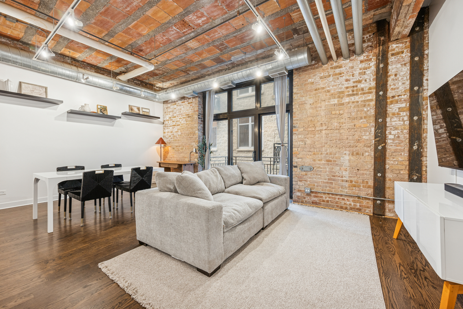 222 S Racine Avenue 307