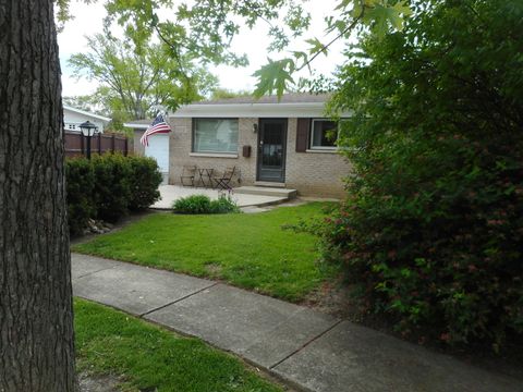 Tiny photo for 602 Bluff Court, Streamwood, IL 60107 (MLS # 12640425)