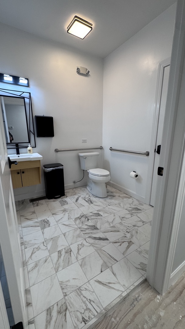 1630 W Colonial Parkway W 25