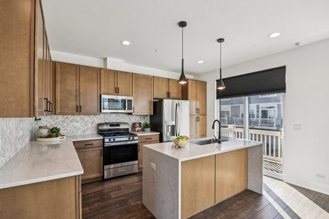 Tiny photo for 322 Timberleaf Circle, Roselle, IL 60172 (MLS # 12490192)