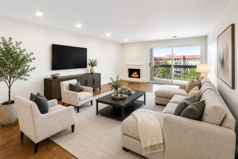 Tiny photo for 1220 Rudolph Road #5B, Northbrook, IL 60062 (MLS # 12742021)