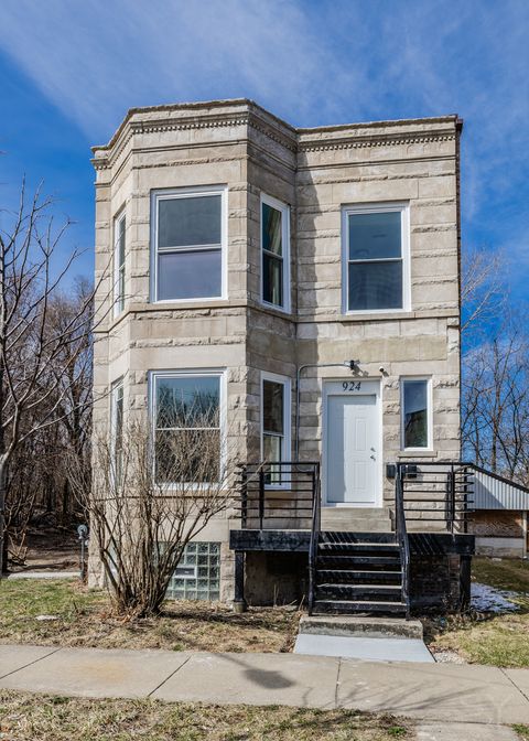 924 S springfield Avenue Chicago IL 60624